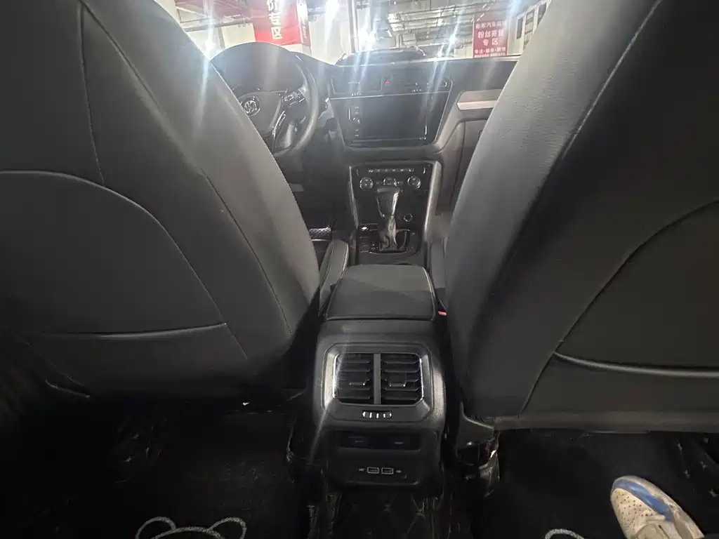 Volkswagen Tiguan L — миниатюра 12