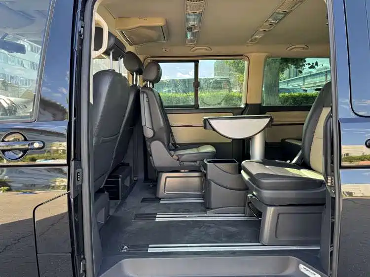 Volkswagen Multivan — миниатюра 6