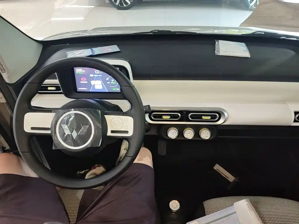 Wuling MINIEV — миниатюра 10