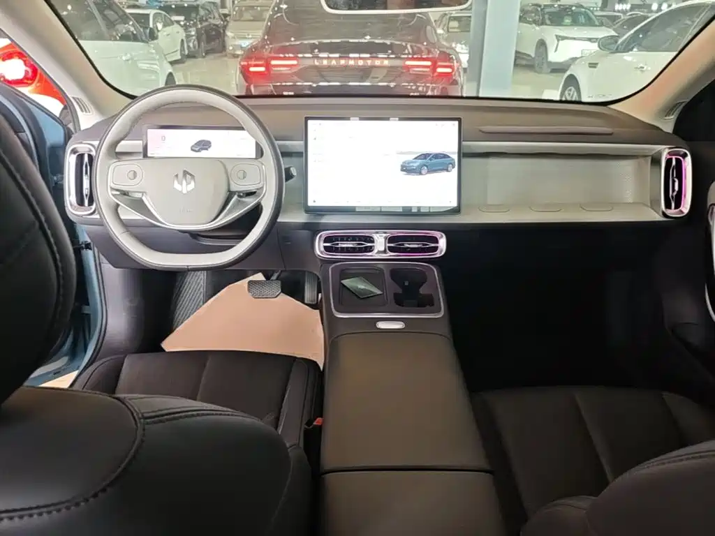 Leapmotor Leapmotor B01 — миниатюра 10