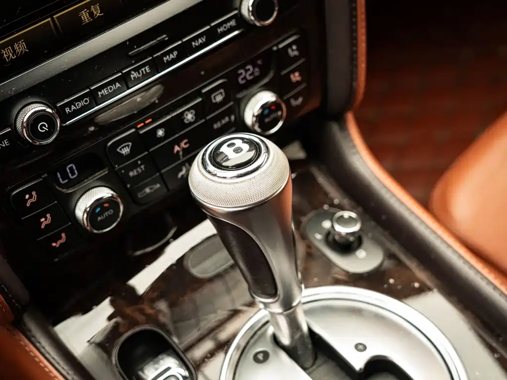 Bentley Flying Spur — миниатюра 18