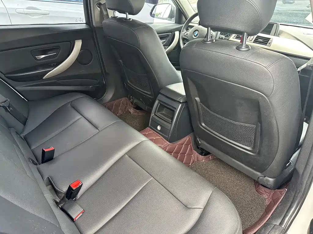 BMW 3 Series — миниатюра 11