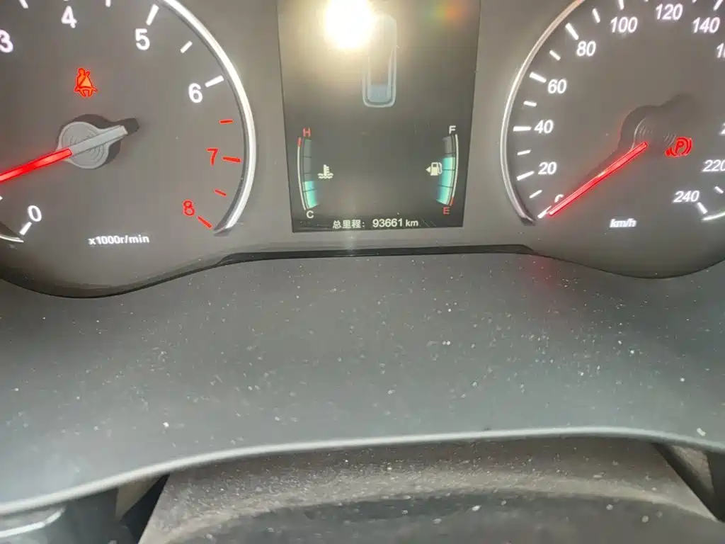 BYD MAX — миниатюра 8