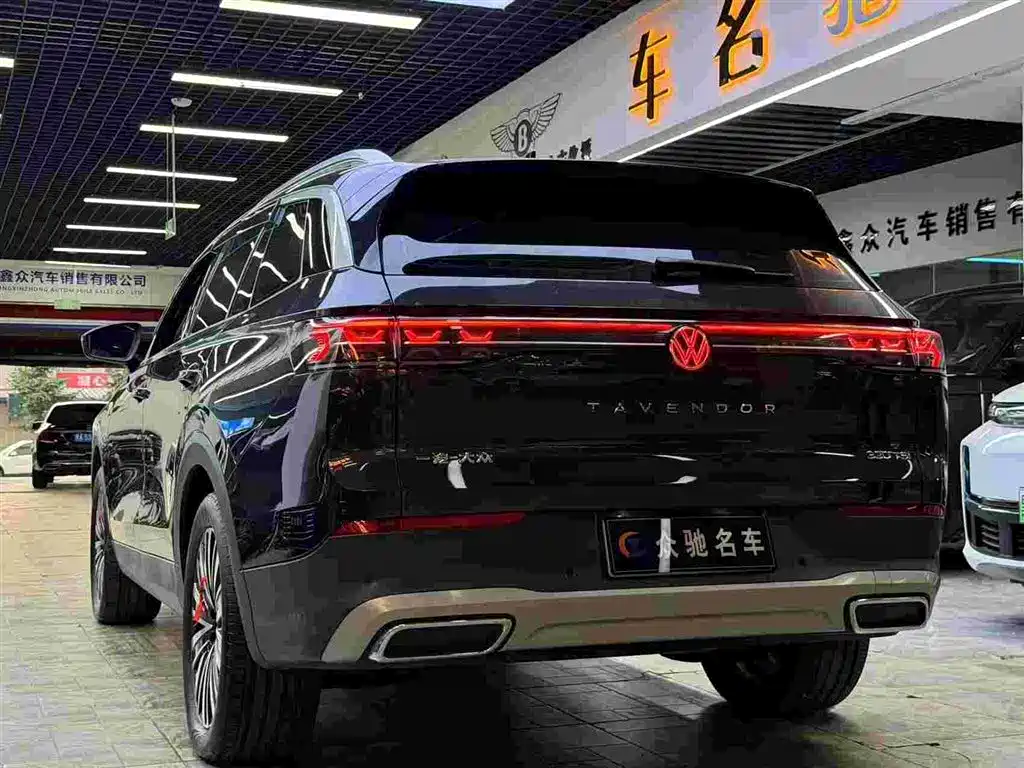 Volkswagen Tavendor 2023 330TSI Luxury