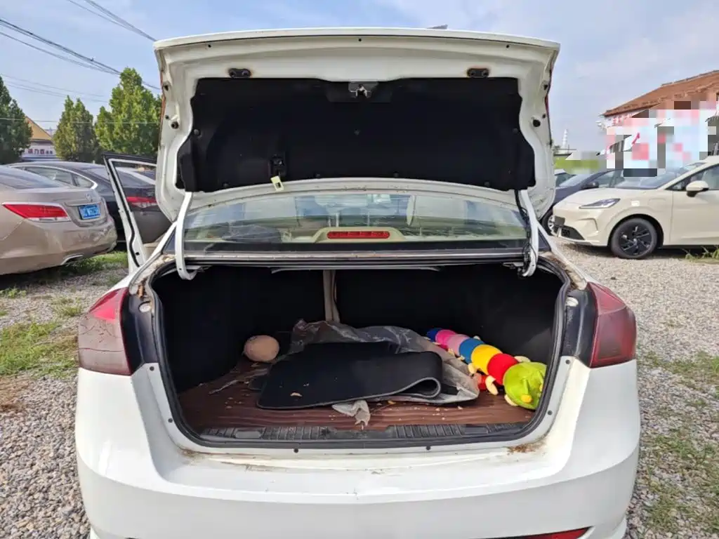 Buick Excelle — миниатюра 19
