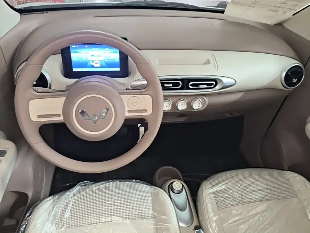 Wuling MINIEV — миниатюра 10