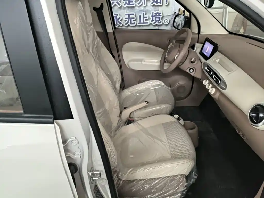 Wuling MINIEV — миниатюра 25