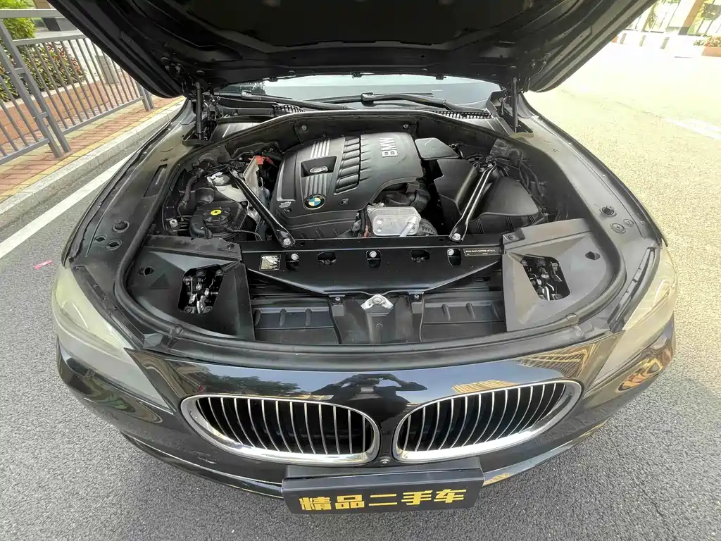 BMW 7 Series — миниатюра 18