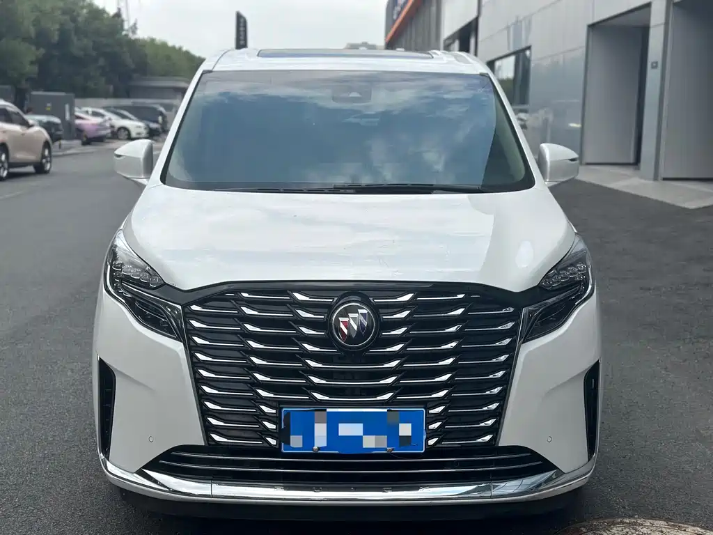 Buick GL8 — миниатюра 2