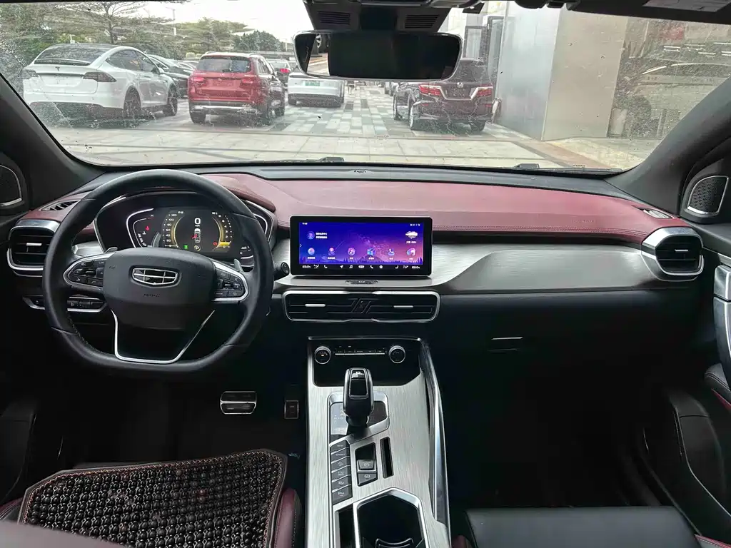Geely Binyue — миниатюра 8