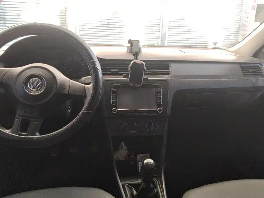 Volkswagen Santana — миниатюра 12
