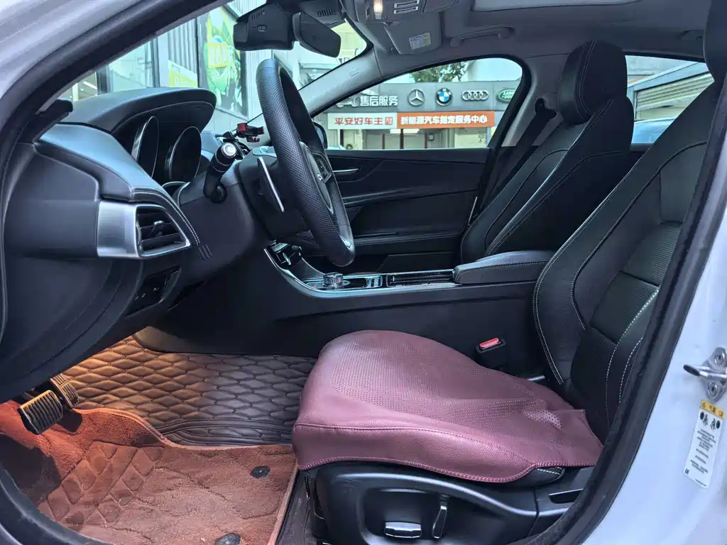 Jaguar XE — миниатюра 10