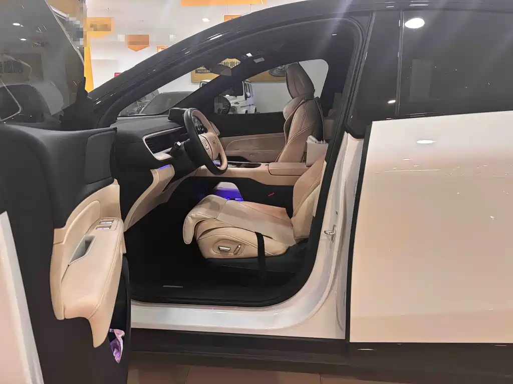 XPeng G6 — миниатюра 5