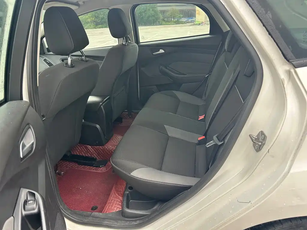 Ford Focus — миниатюра 10