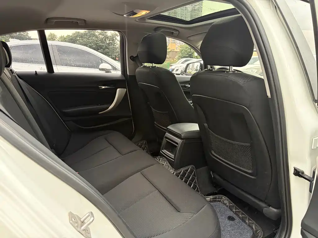 BMW 1 Series (Import) — миниатюра 8
