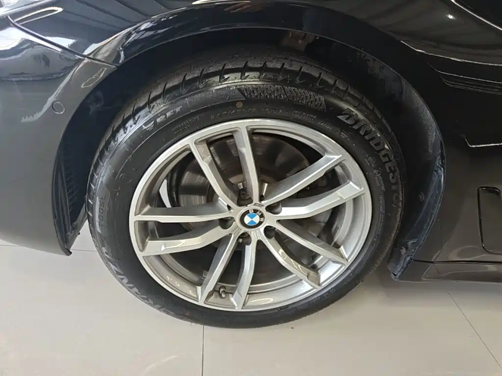 BMW 5 Series — миниатюра 23
