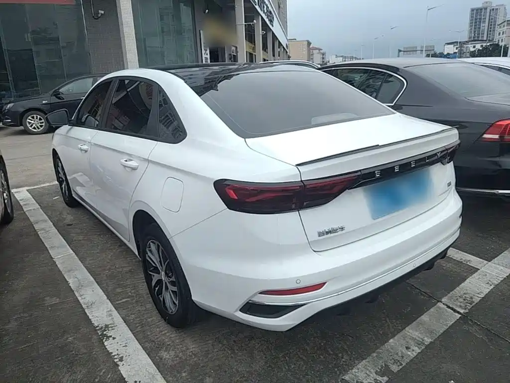 Geely Emgrand — миниатюра 5