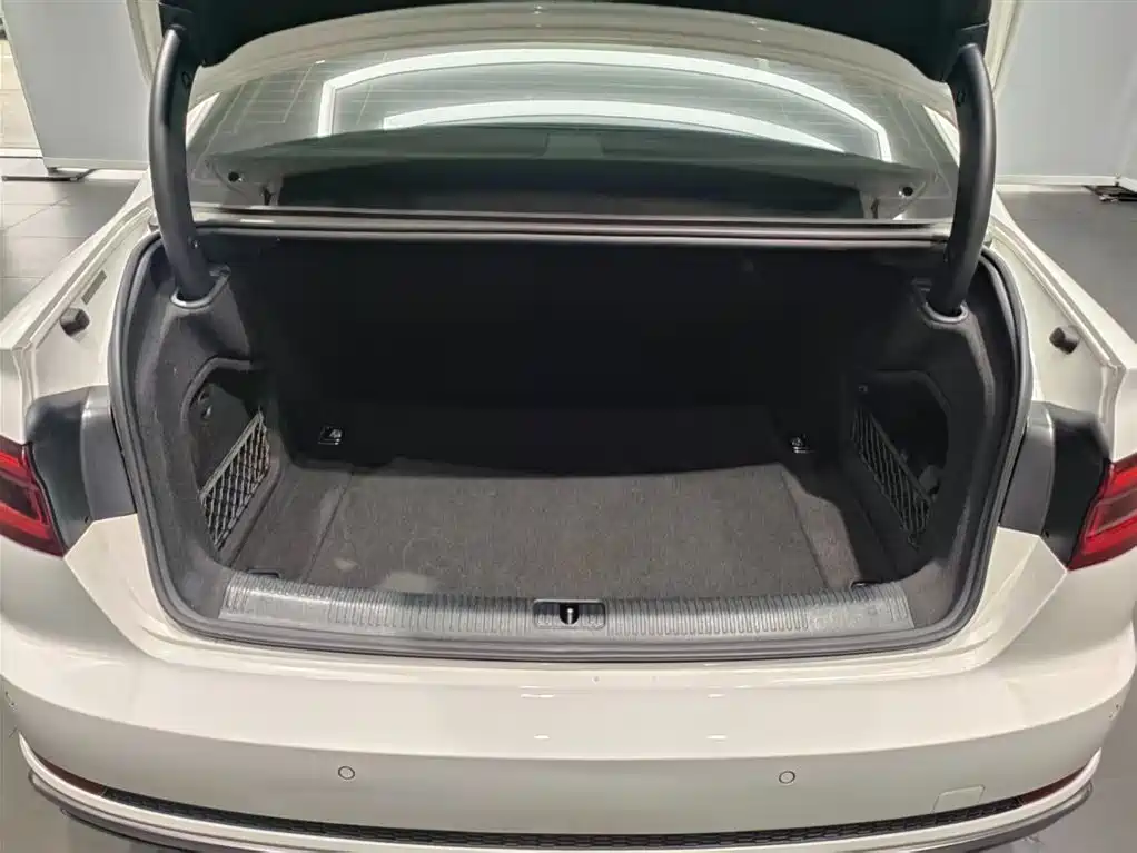 Audi A4L — миниатюра 9