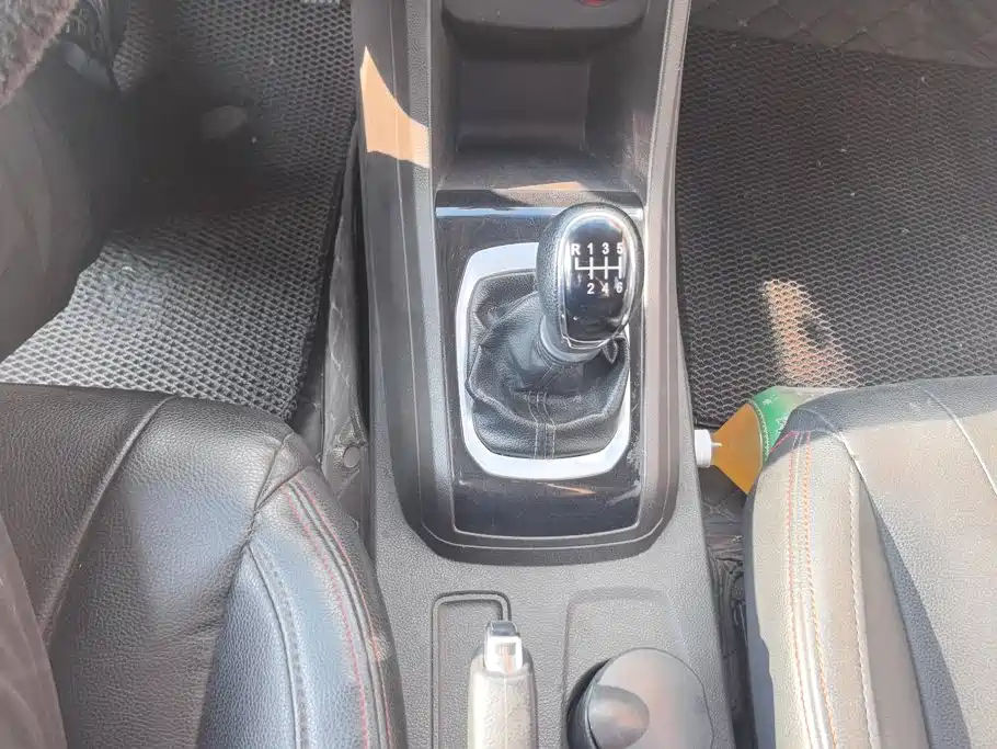 Baojun 310W — миниатюра 16