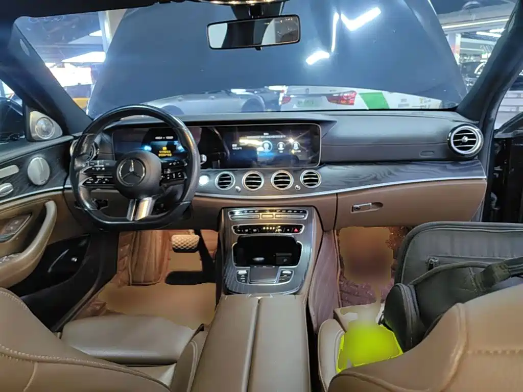 Mercedes-Benz E-Class — миниатюра 10