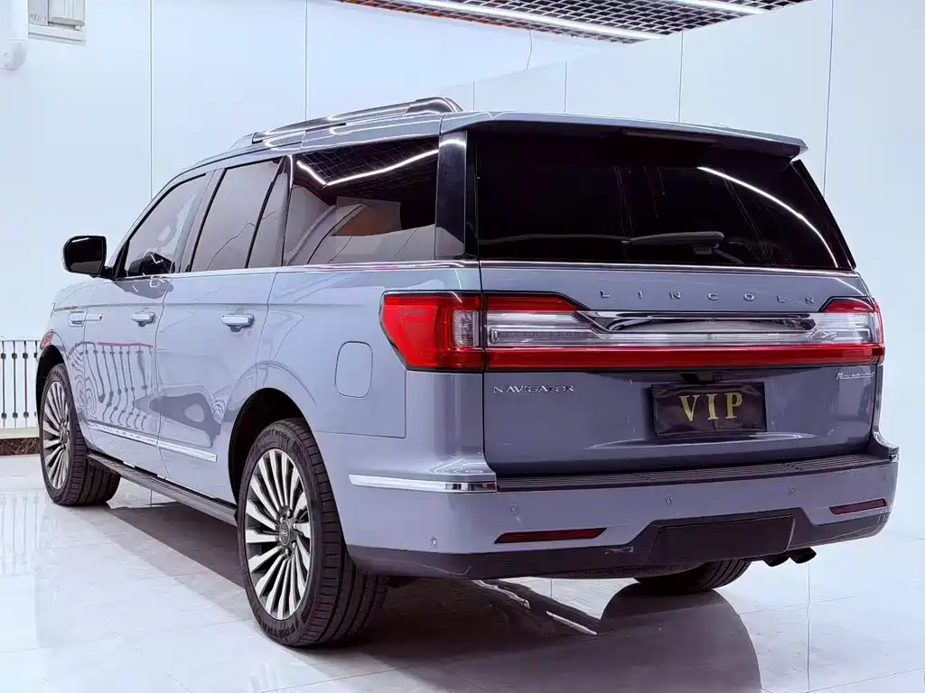 Lincoln Navigator — миниатюра 9