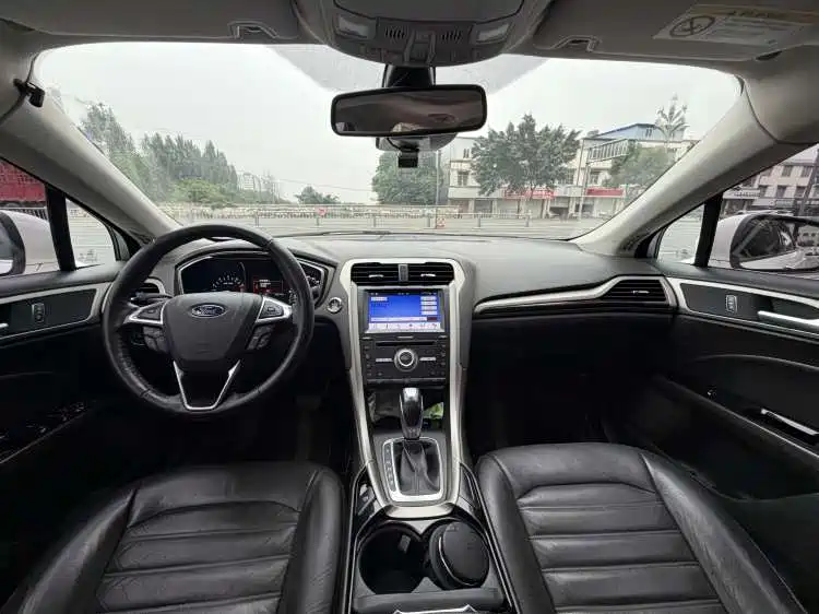Ford Mondeo — миниатюра 8