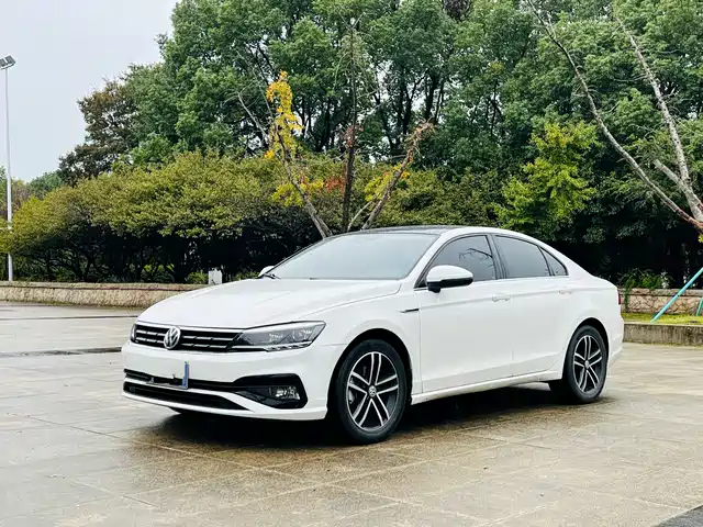 VOLKSWAGEN LINGDU 2020