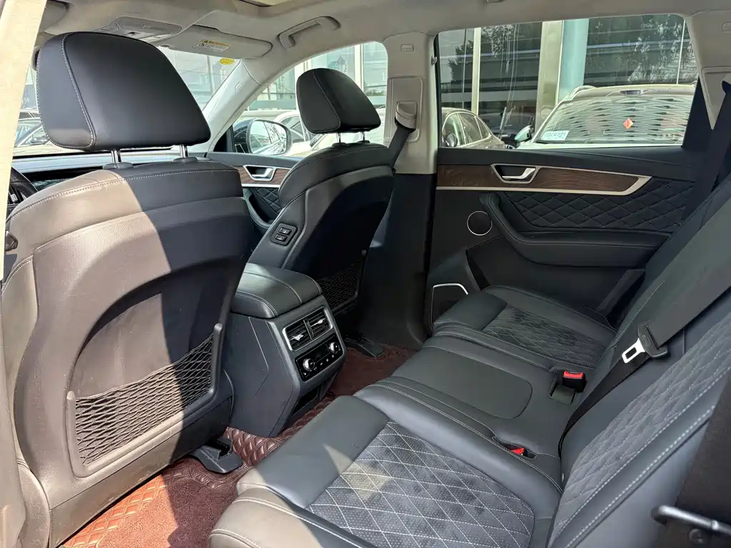 Hongqi Hongqi HS7 — миниатюра 7