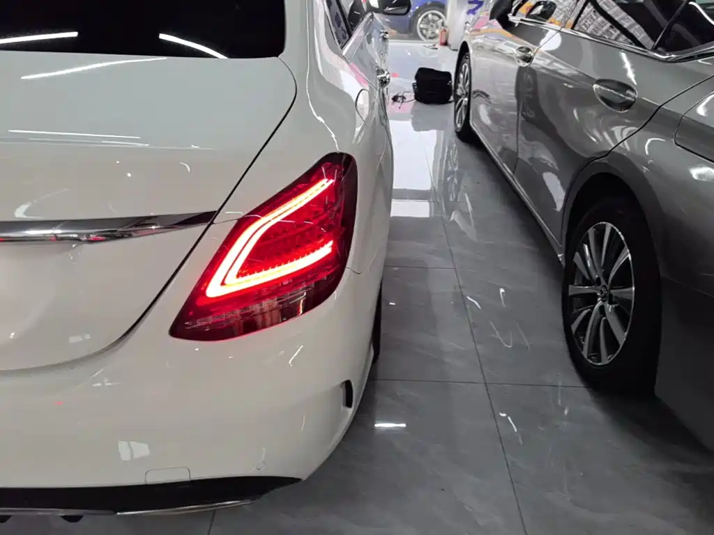 Mercedes-Benz C-Class — миниатюра 8