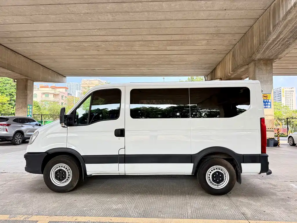 IVECO Ousheng — миниатюра 8