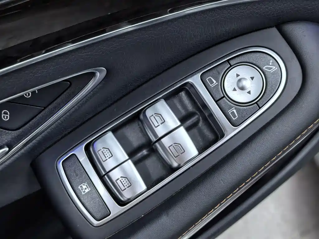 Mercedes-Benz S-Class — миниатюра 21