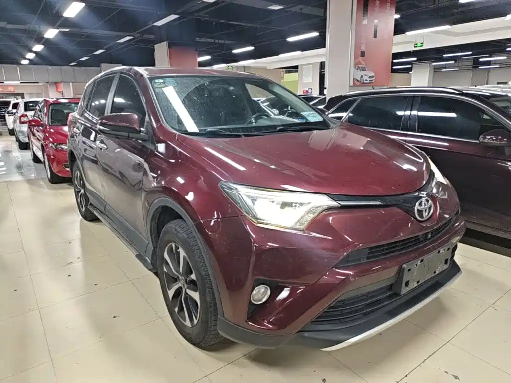 Toyota RAV4 — миниатюра 4
