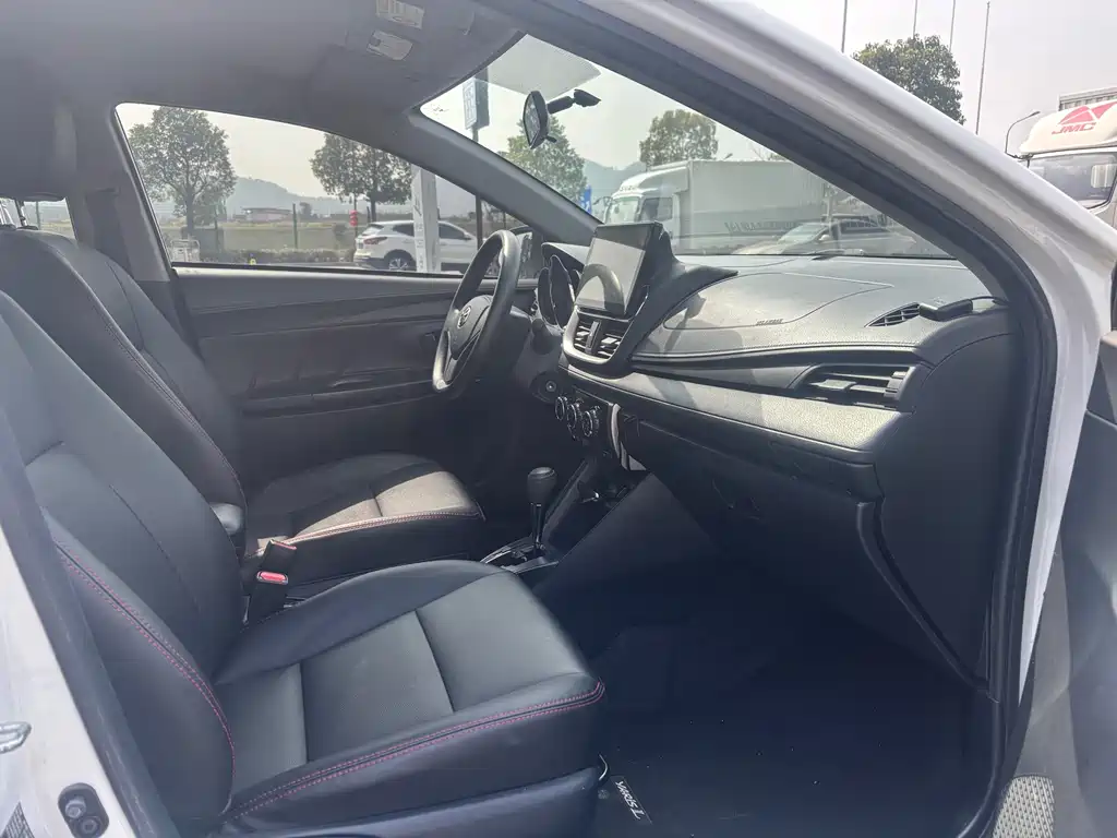 TOYOTA YARIS L TO ENJOY