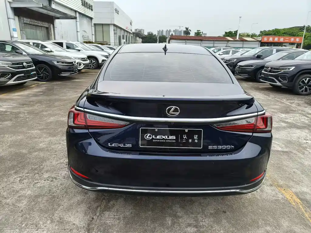 Lexus ES — миниатюра 2