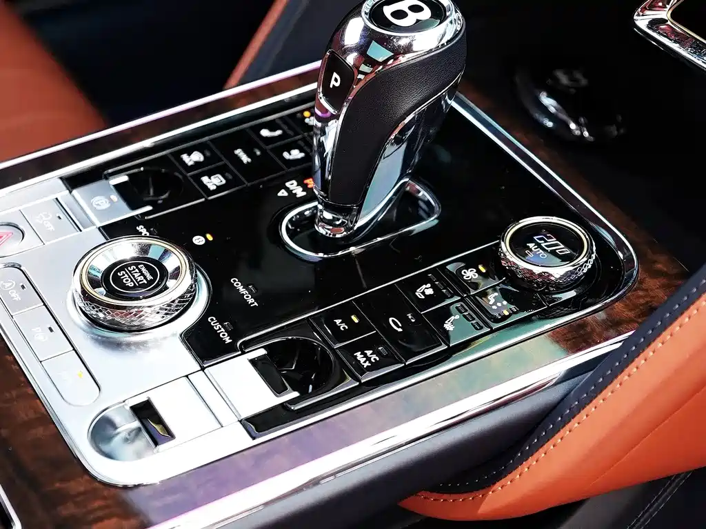 Bentley Flying Spur — миниатюра 18