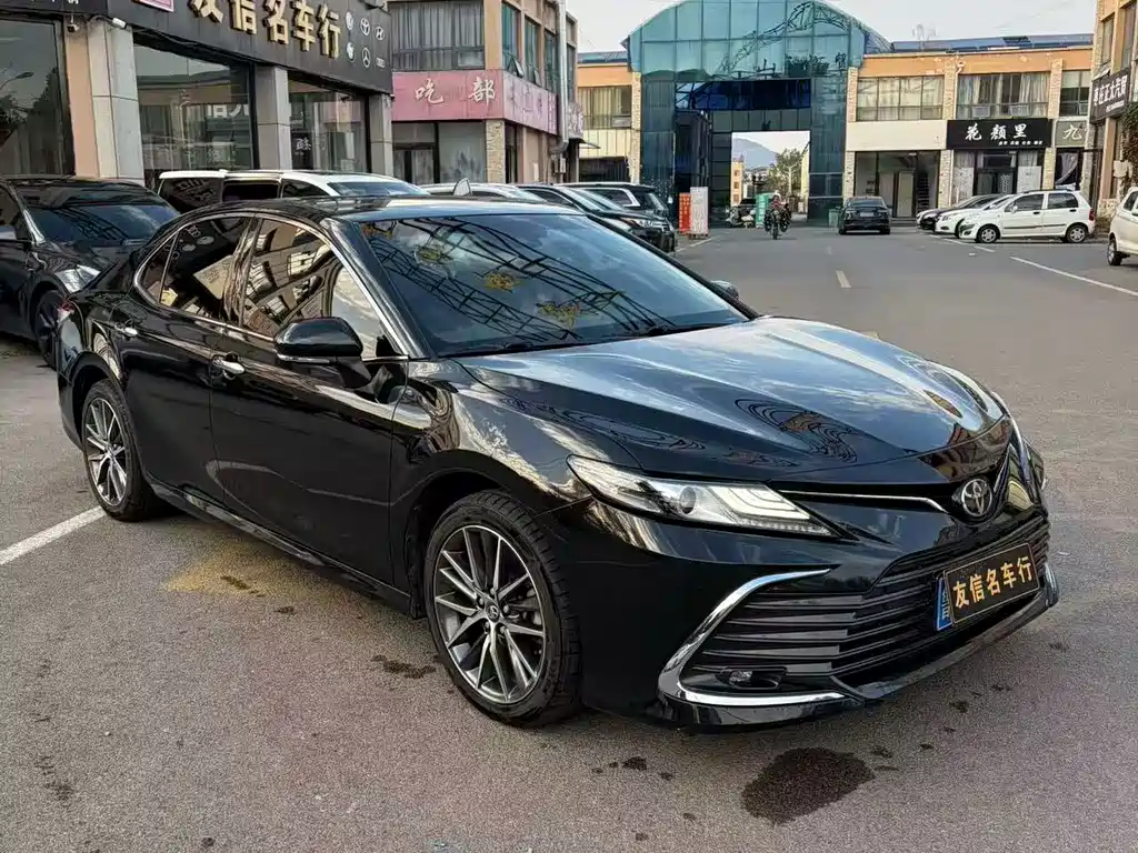 Toyota Camry — миниатюра 3