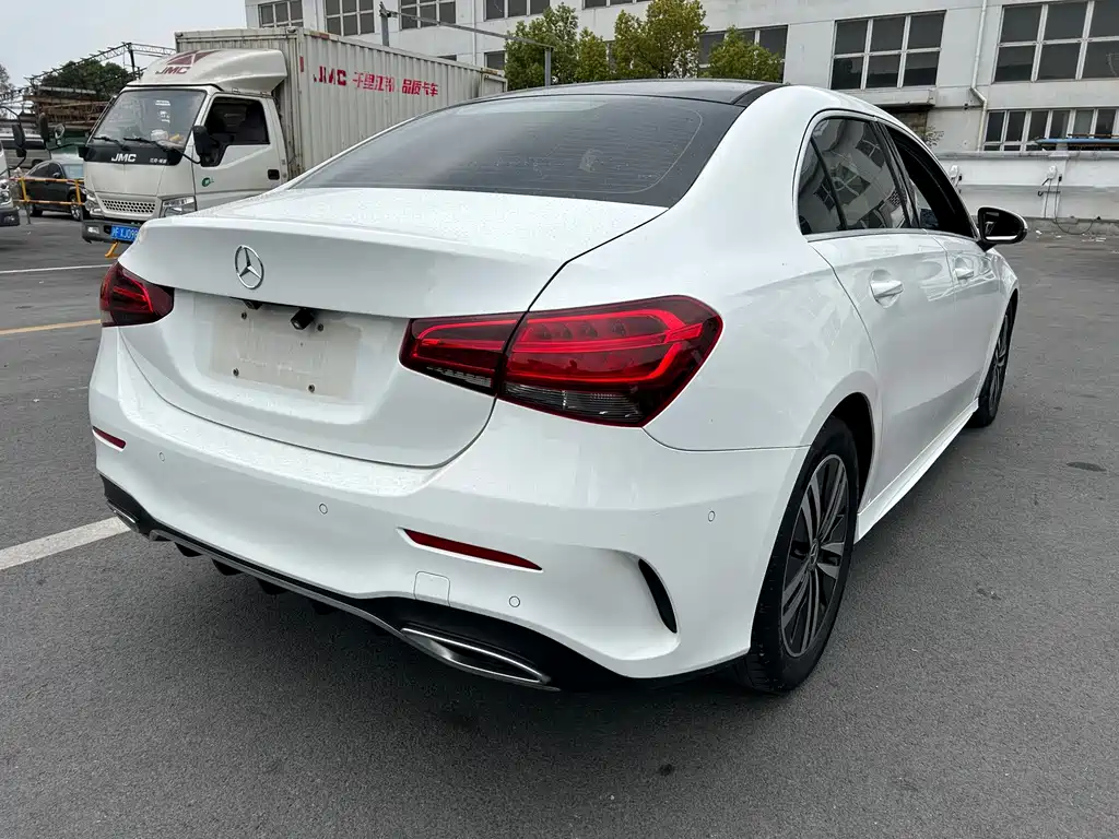 Mercedes-Benz A-Class — миниатюра 7