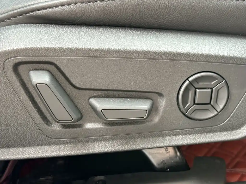 Audi A6L — миниатюра 24
