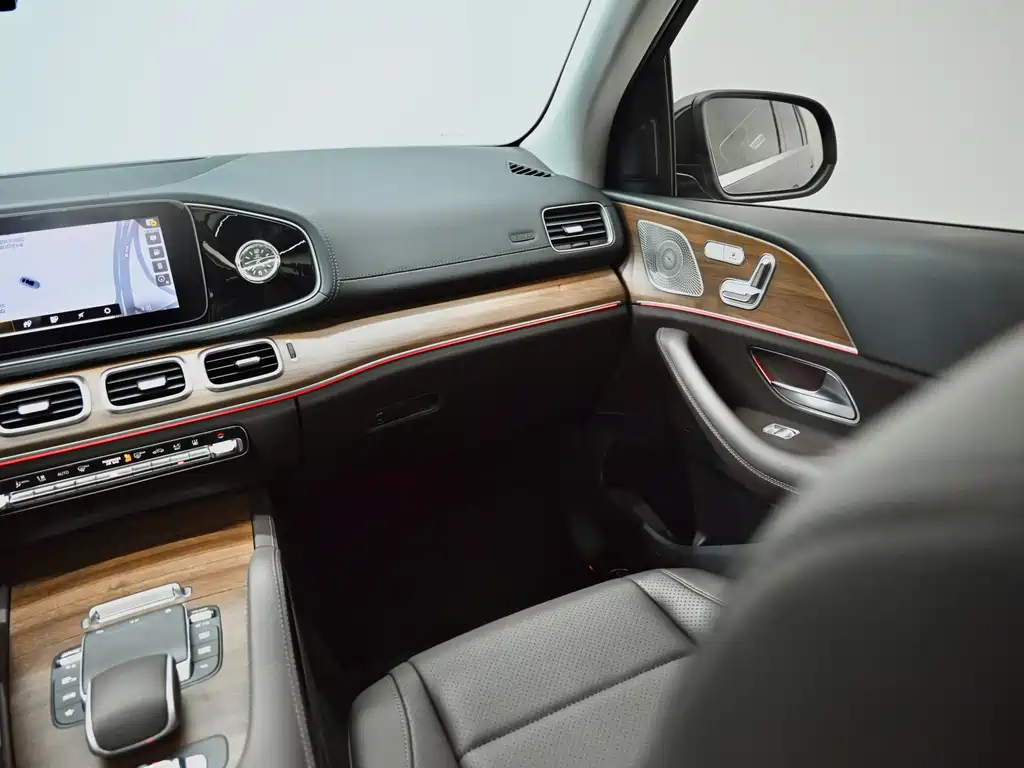 Mercedes-Benz GLE New Energy — миниатюра 11