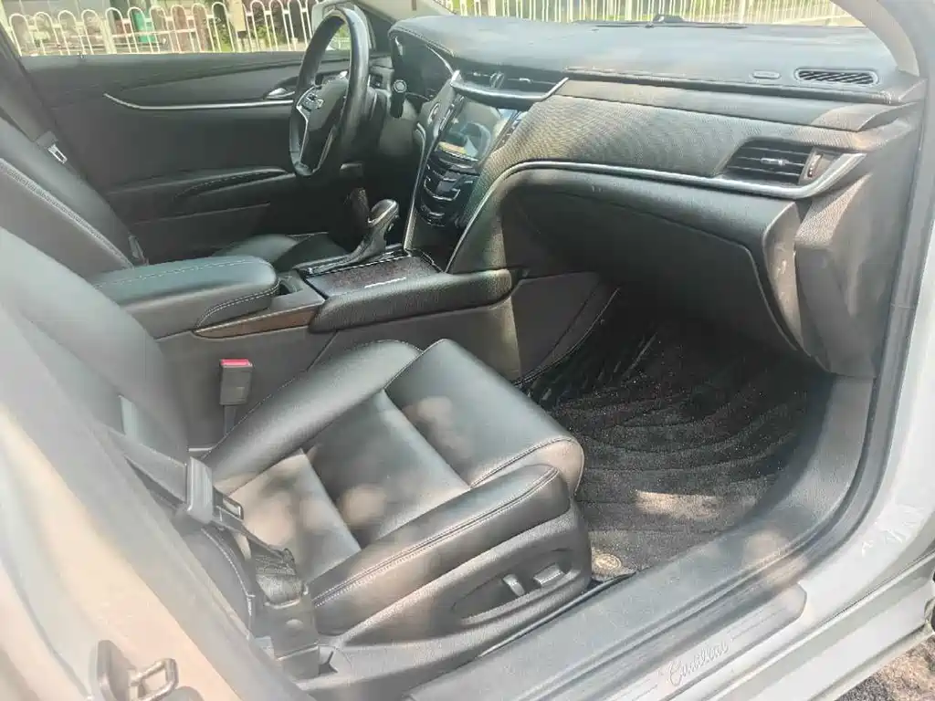 Cadillac XTS — миниатюра 8
