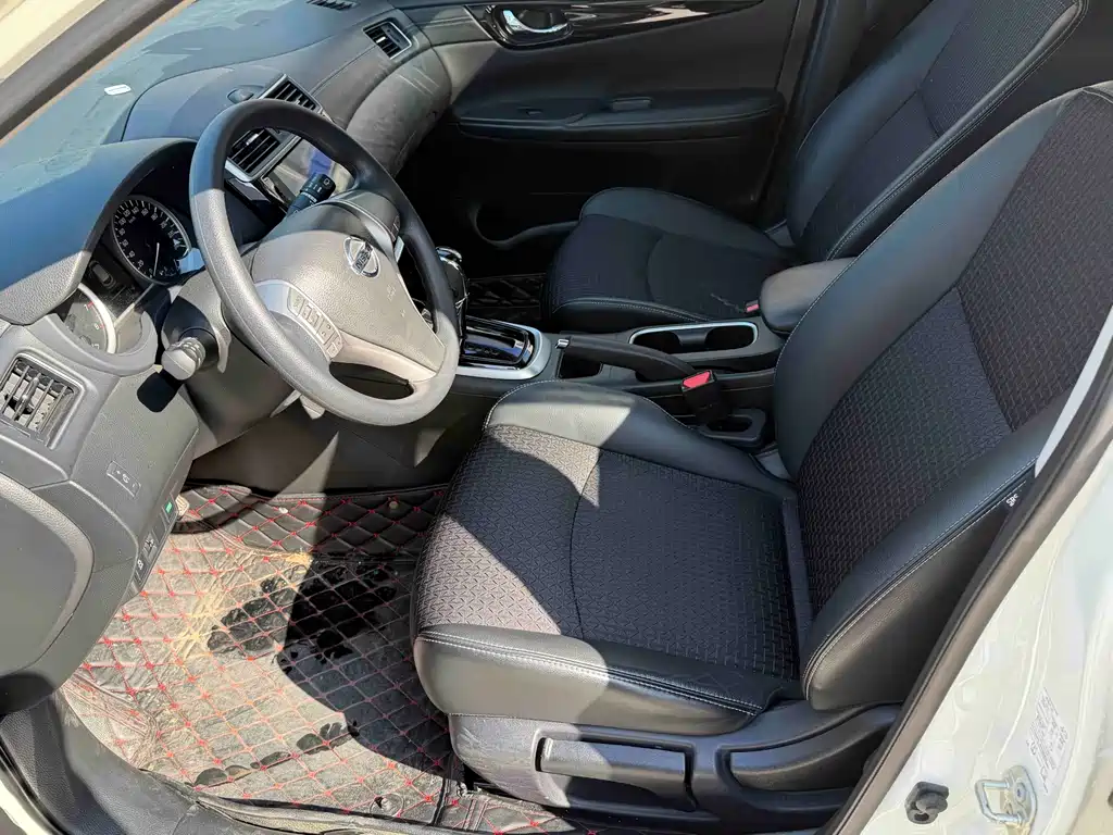 Nissan Tiida — миниатюра 5