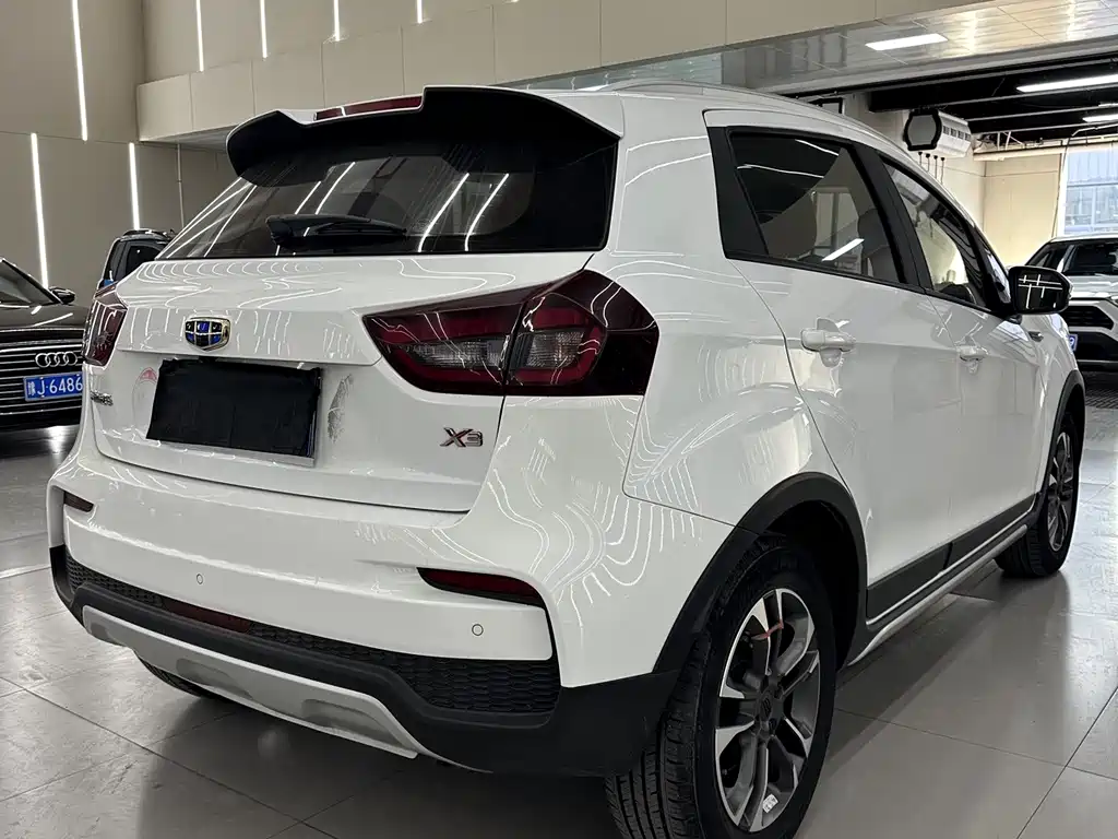 Geely Vision X3 — миниатюра 9