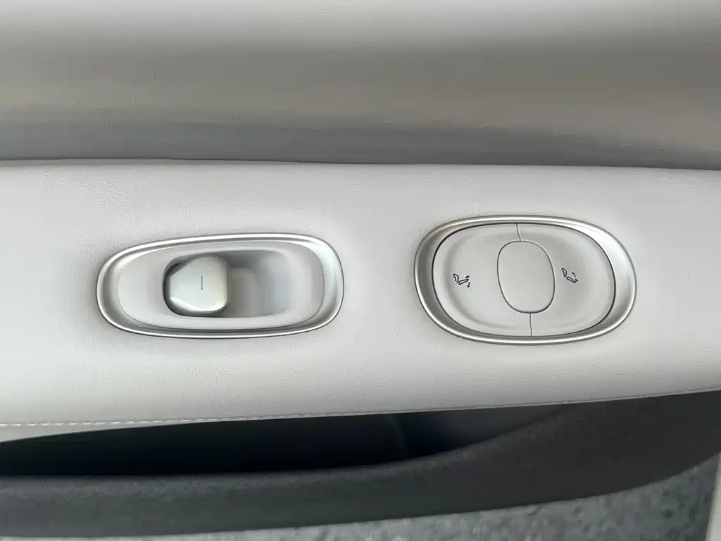 ZHIJI AUTOMOBILE ZHIJI LS7