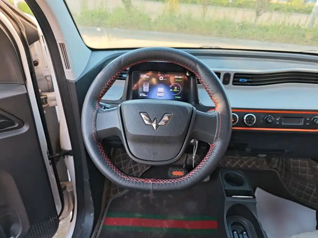 Wuling MINIEV — миниатюра 11
