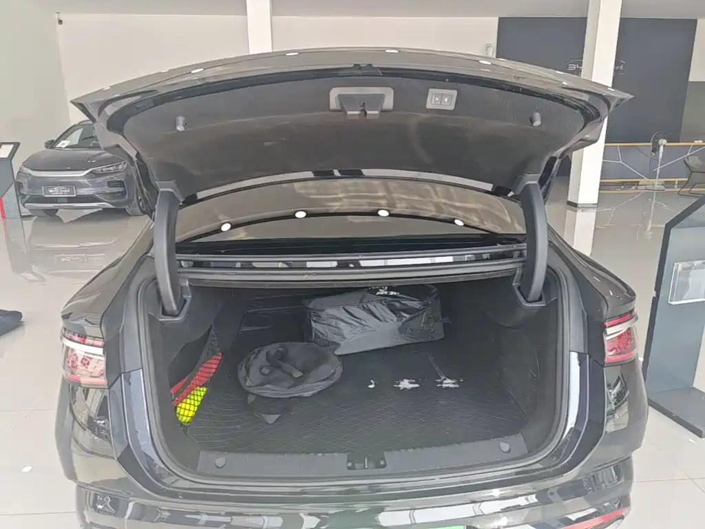 BYD Seal — миниатюра 19