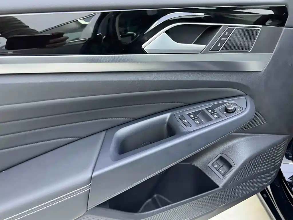 VOLKSWAGEN PASSAT NEW ENERGY