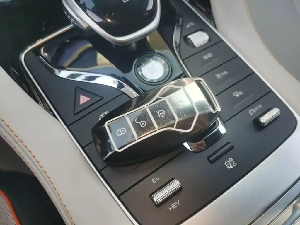 BYD PLUS New Energy — миниатюра 9