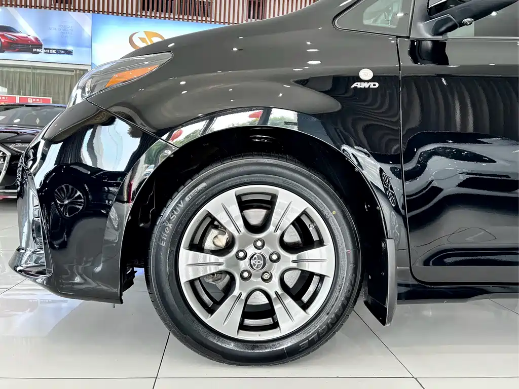 Toyota Sienna — миниатюра 25
