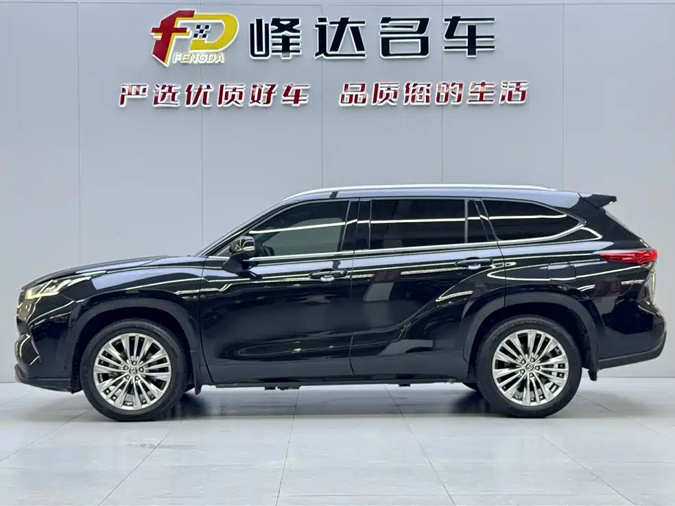 TOYOTA HIGHLANDER