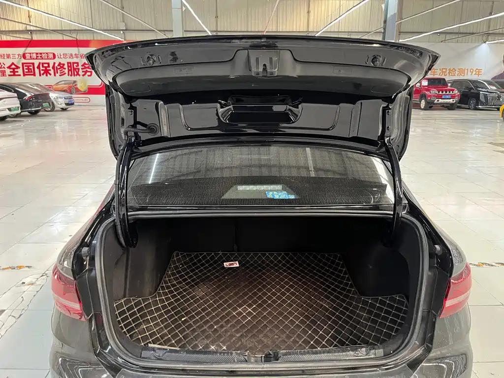 Volkswagen Lavida — миниатюра 9